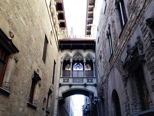Pont del Bisbe - Wandelroute in de Gotische wijk Barcelona