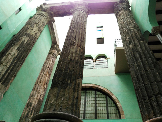 Romeinse tempel van Augustus - Wandelroute in de Gotische wijk Barcelona