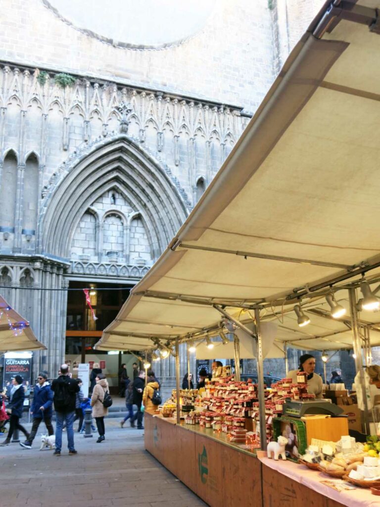 Voedselmarkt bij Plaça del Pi Barcelona