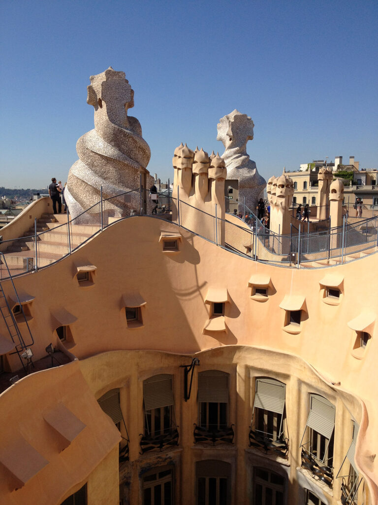 Het dak van Casa Milà in Barcelona