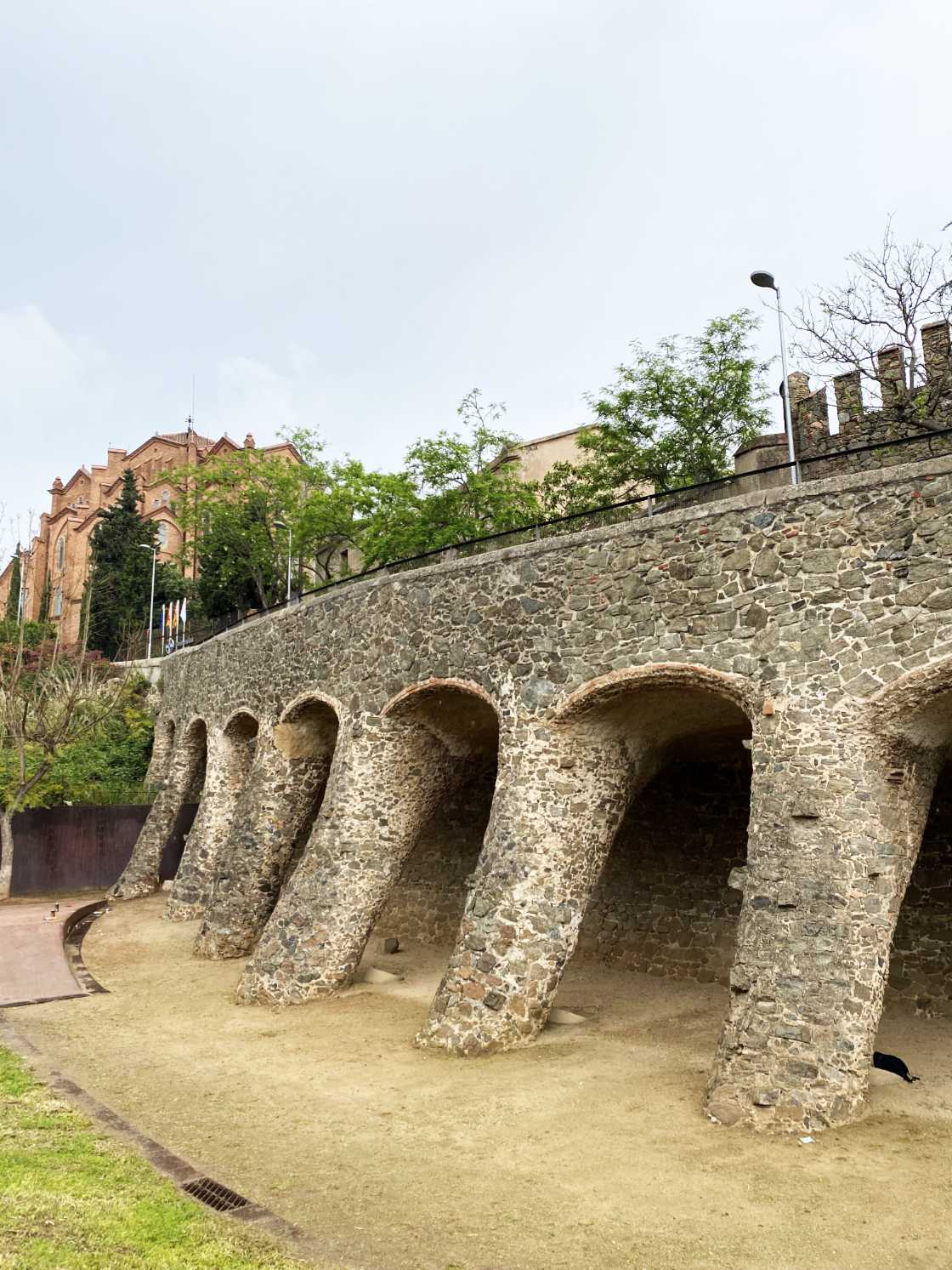 Torre Bellesguard Barcelona - Viaduct