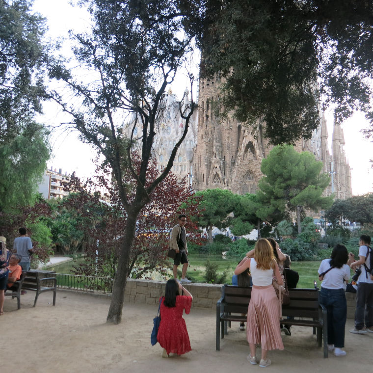 Fotomoment In het park voor de Sagrada Família