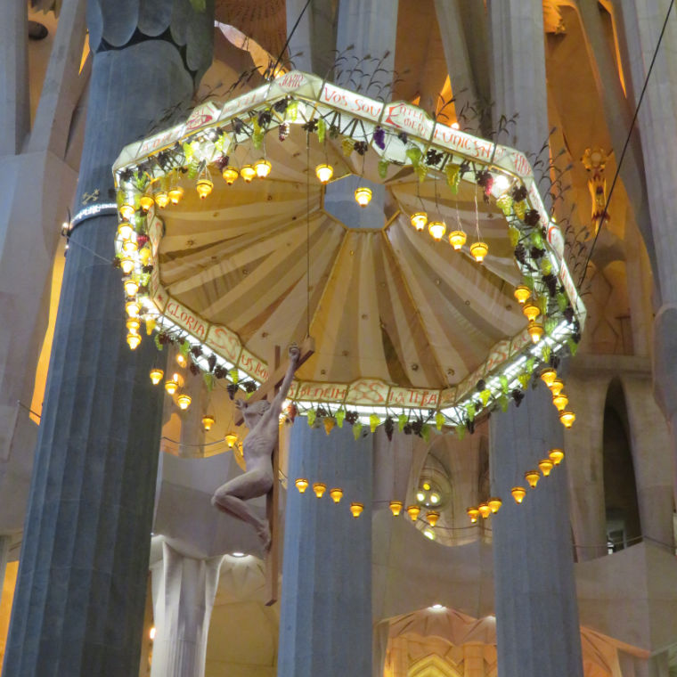 Hoogaltaar van Sagrada Família in Barcelona