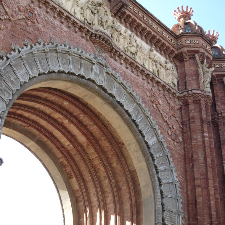 Ontdek de Arc de Triomf boog in Barcelona