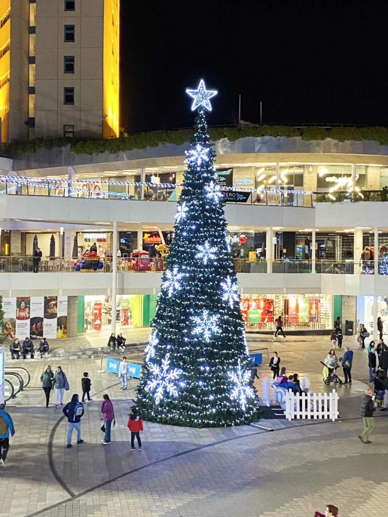 Winkelcentrum Som Multiespai in Barcelona tijdens kerst