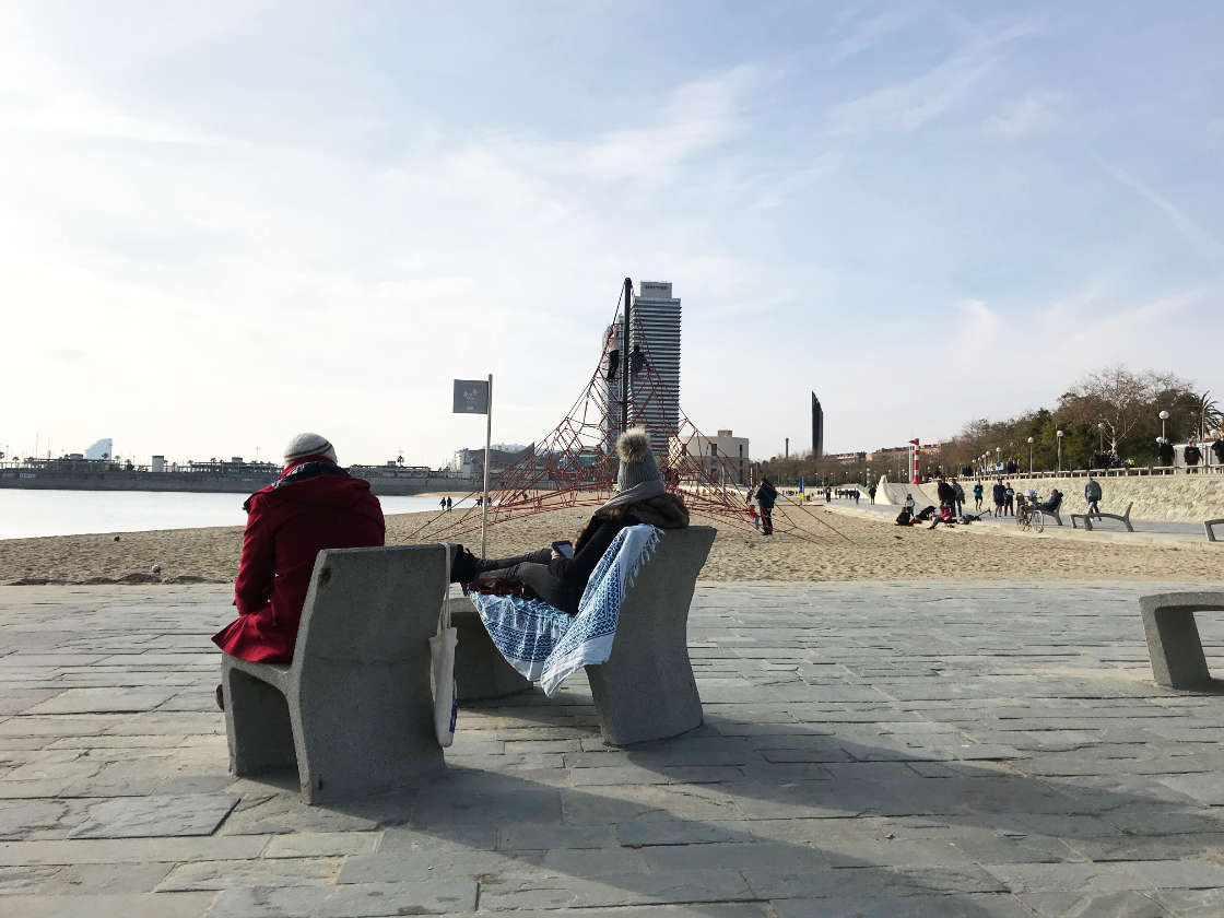 Lekker van de winterzon genieten in Barcelona