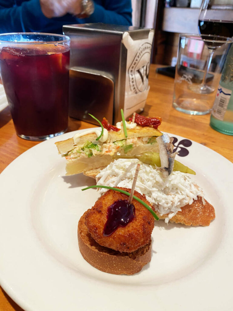 Pintxos eten in Barcelona