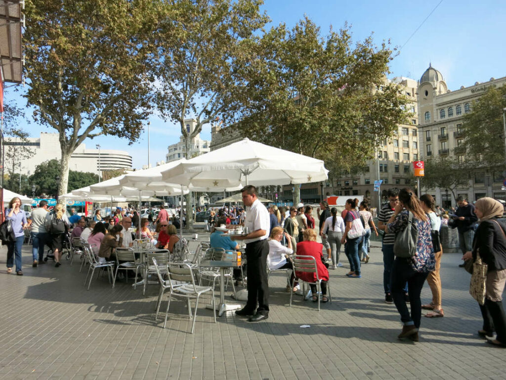 Terras van Café Zurich in Barcelona