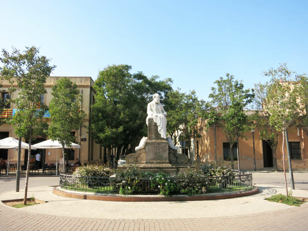 Standbeeld van Eusebi Güell in Colònia Güell